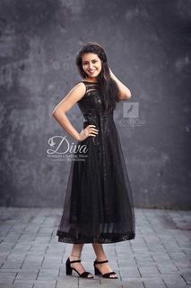 Priya Prakash Varrier feet photo thumbnail