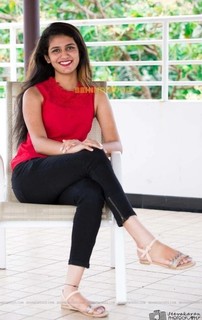 Priya Prakash Varrier feet photo thumbnail