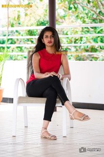 Priya Prakash Varrier feet photo thumbnail