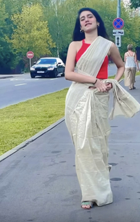 Priya Prakash Varrier feet photo thumbnail