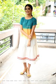 Priya Prakash Varrier feet photo thumbnail