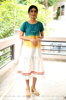 Priya Prakash Varrier feet photo thumbnail