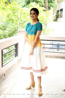 Priya Prakash Varrier feet photo thumbnail