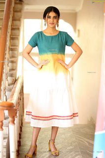 Priya Prakash Varrier feet photo thumbnail