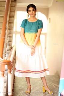 Priya Prakash Varrier feet photo thumbnail