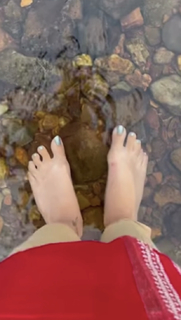 Priya Prakash Varrier feet photo thumbnail