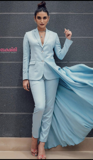 Priya Prakash Varrier feet photo thumbnail