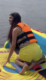 Priya Prakash Varrier feet photo thumbnail