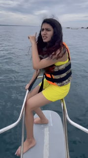 Priya Prakash Varrier feet photo thumbnail