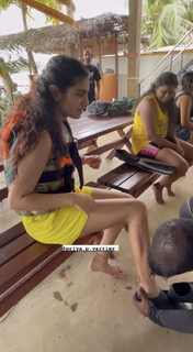 Priya Prakash Varrier feet photo thumbnail