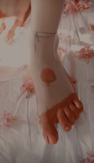 Priya Prakash Varrier feet photo thumbnail