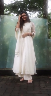 Priya Prakash Varrier feet photo thumbnail