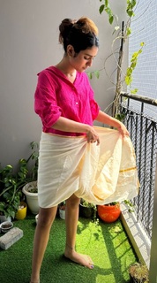 Priya Prakash Varrier feet photo thumbnail