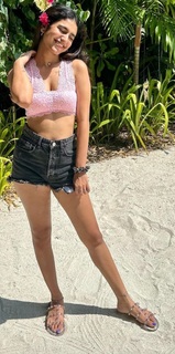 Priya Prakash Varrier feet photo thumbnail