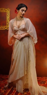 Priya Prakash Varrier feet photo thumbnail