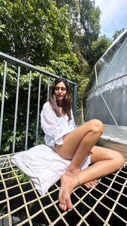 Priya Prakash Varrier feet photo thumbnail