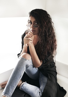 Priya Prakash Varrier feet photo thumbnail
