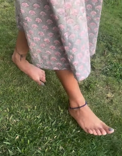 Priya Prakash Varrier feet photo thumbnail