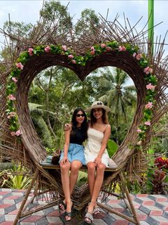 Priya Prakash Varrier feet photo thumbnail