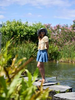 Priya Prakash Varrier feet photo thumbnail