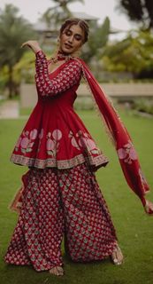 Priya Prakash Varrier feet photo thumbnail