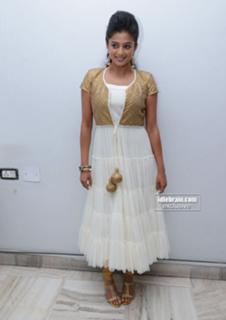 Priyamani feet photo thumbnail