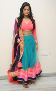 Priyamani feet photo thumbnail