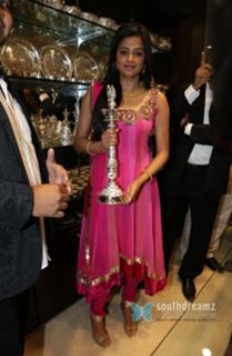 Priyamani feet photo thumbnail