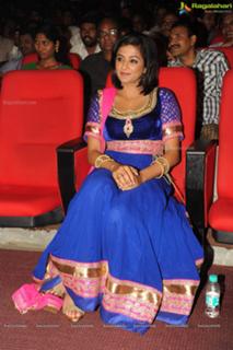 Priyamani feet photo thumbnail