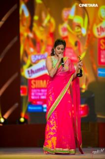 Priyamani feet photo thumbnail