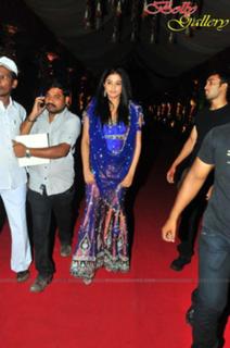 Priyamani feet photo thumbnail