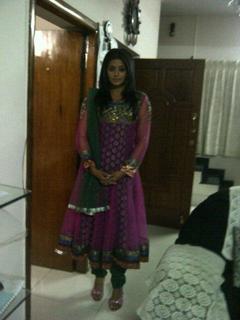 Priyamani feet photo thumbnail