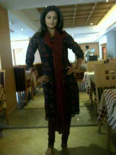 Priyamani feet photo thumbnail