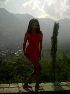 Priyamani feet photo thumbnail