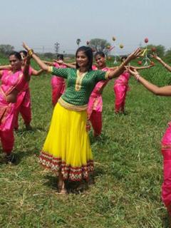 Priyamani feet photo thumbnail