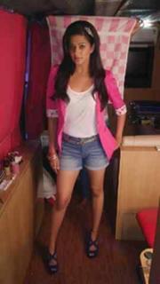 Priyamani feet photo thumbnail