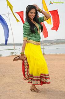 Priyamani feet photo thumbnail