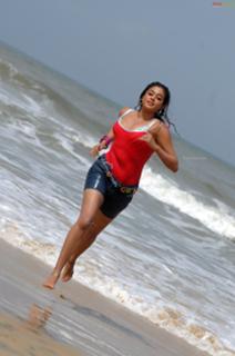 Priyamani feet photo thumbnail