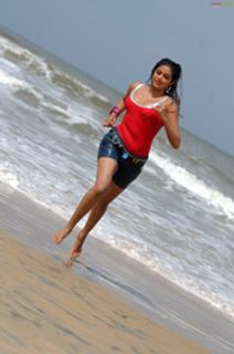Priyamani feet photo thumbnail