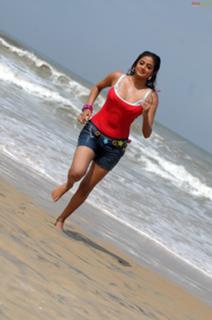 Priyamani feet photo thumbnail