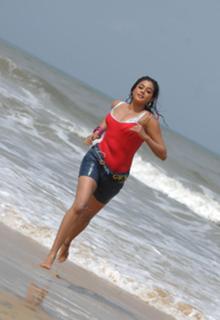 Priyamani feet photo thumbnail