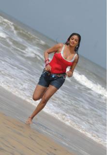Priyamani feet photo thumbnail