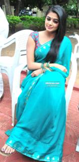 Priyamani feet photo thumbnail