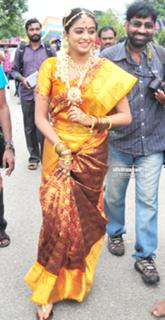 Priyamani feet photo thumbnail