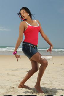 Priyamani feet photo thumbnail
