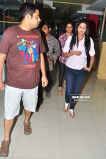 Priyamani feet photo thumbnail