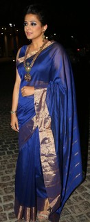 Priyamani feet photo thumbnail