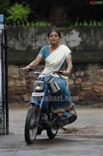 Priyamani feet photo thumbnail
