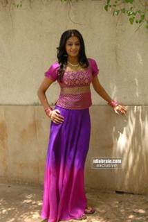Priyamani feet photo thumbnail