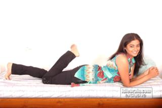 Priyamani feet photo thumbnail